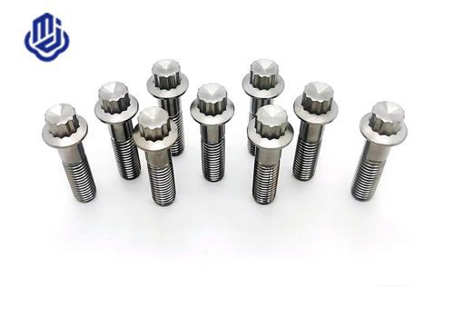 التيتانيوم جنوط بولت